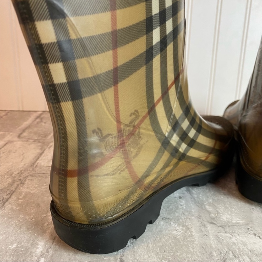 Burberry Brit rain boots - Picture 14 of 16